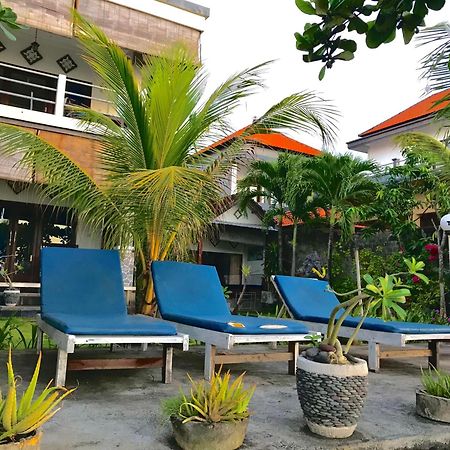 Tudes Homestay Amed Esterno foto