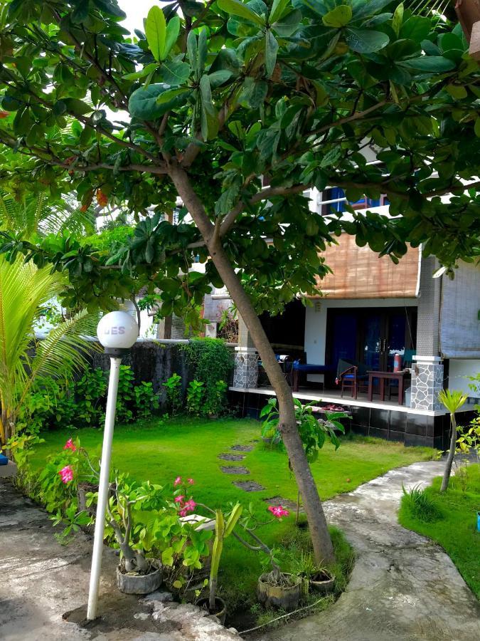 Tudes Homestay Amed Esterno foto