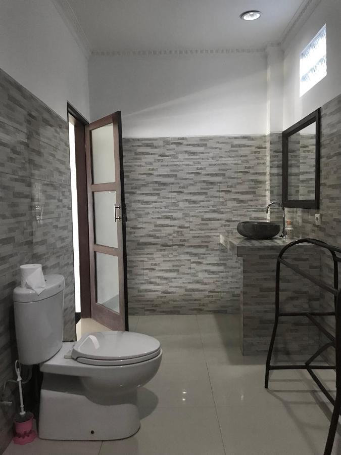 Tudes Homestay Amed Esterno foto