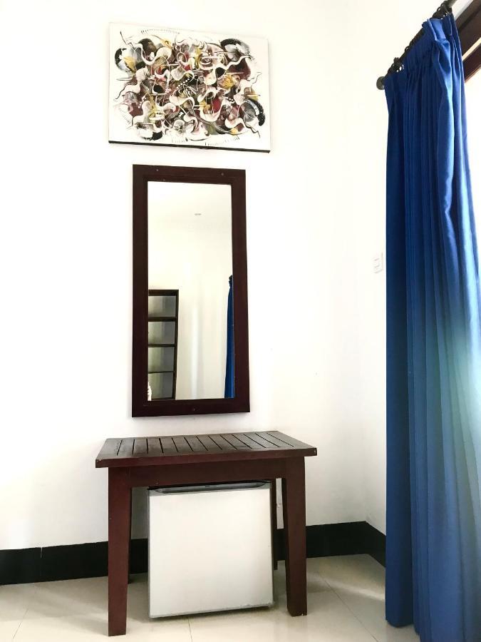 Tudes Homestay Amed Esterno foto