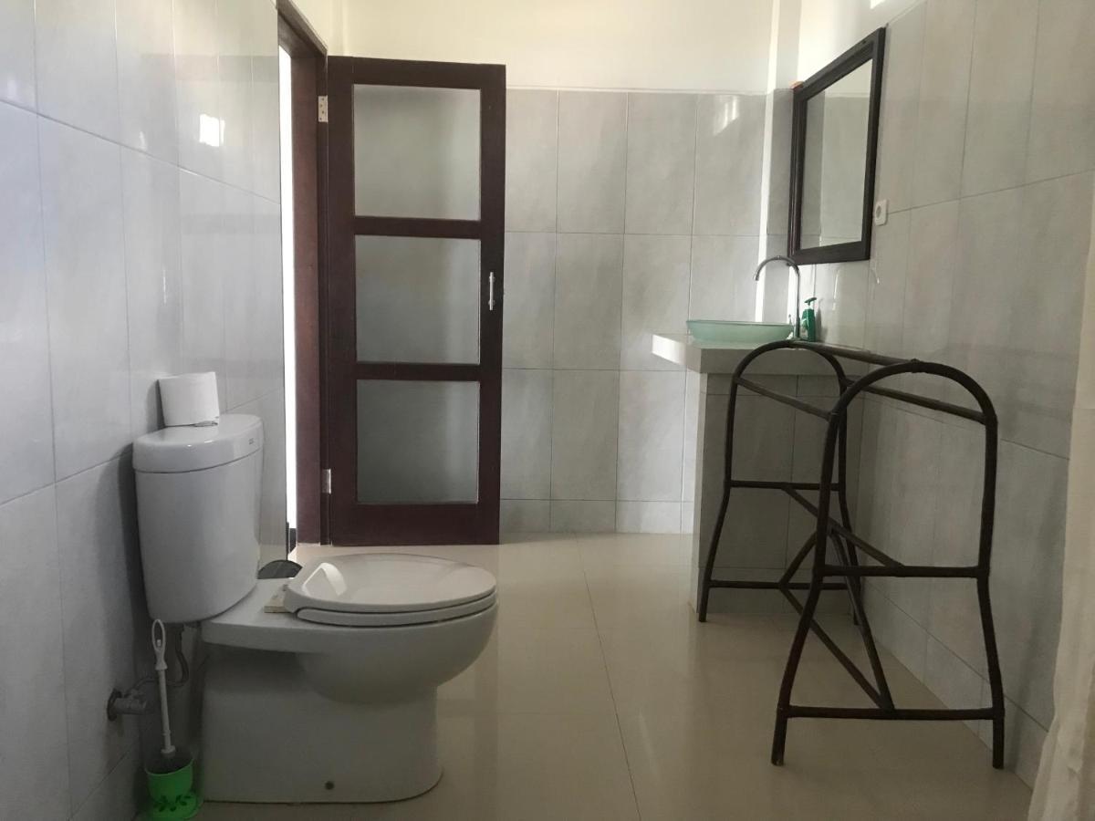 Tudes Homestay Amed Esterno foto