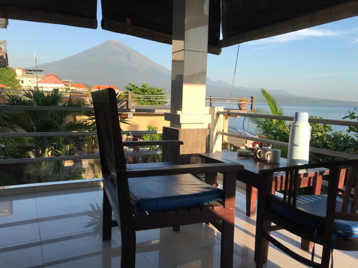 Tudes Homestay Amed Esterno foto