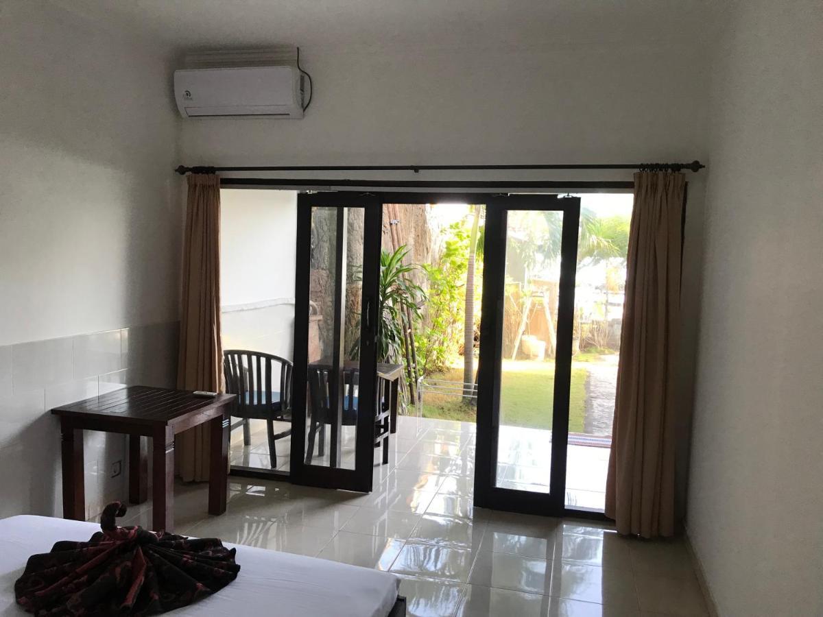 Tudes Homestay Amed Esterno foto