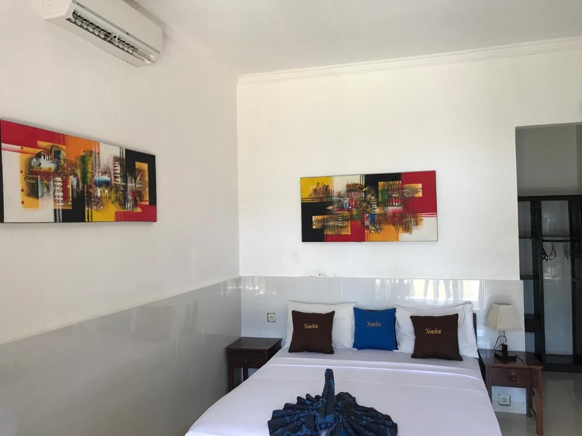Tudes Homestay Amed Esterno foto