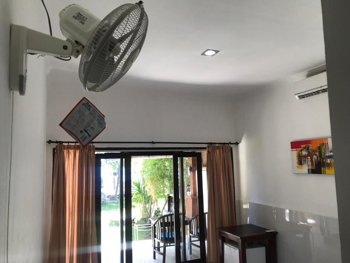 Tudes Homestay Amed Esterno foto