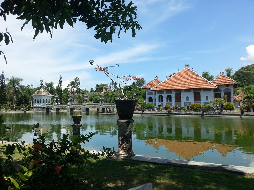 Tudes Homestay Amed Esterno foto